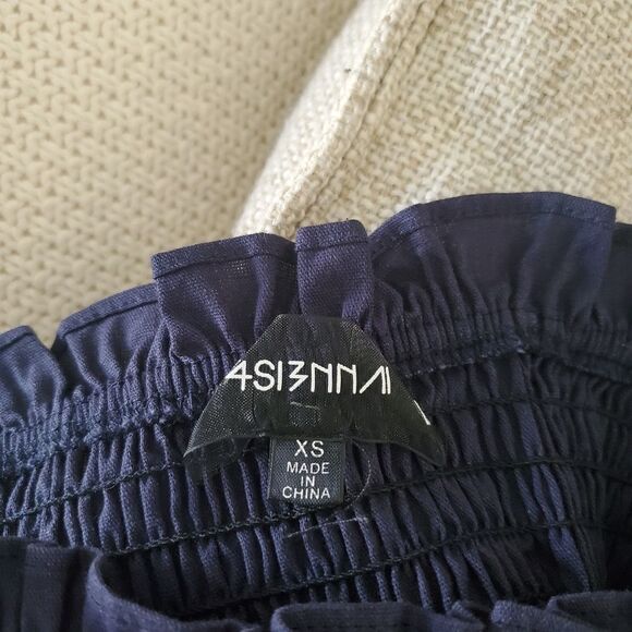 NEW! 4SI3NNA Lea Smocked Peplum Mini Skirt in Navy - Picture 6 of 16